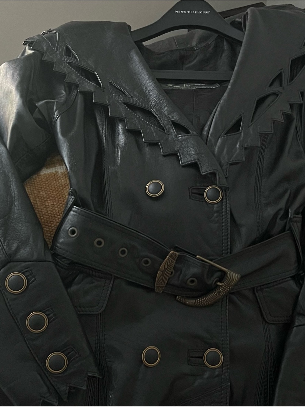 Black Leather Trench Coat with Belt are by Eva Popović costume design - Picture 6 of 9